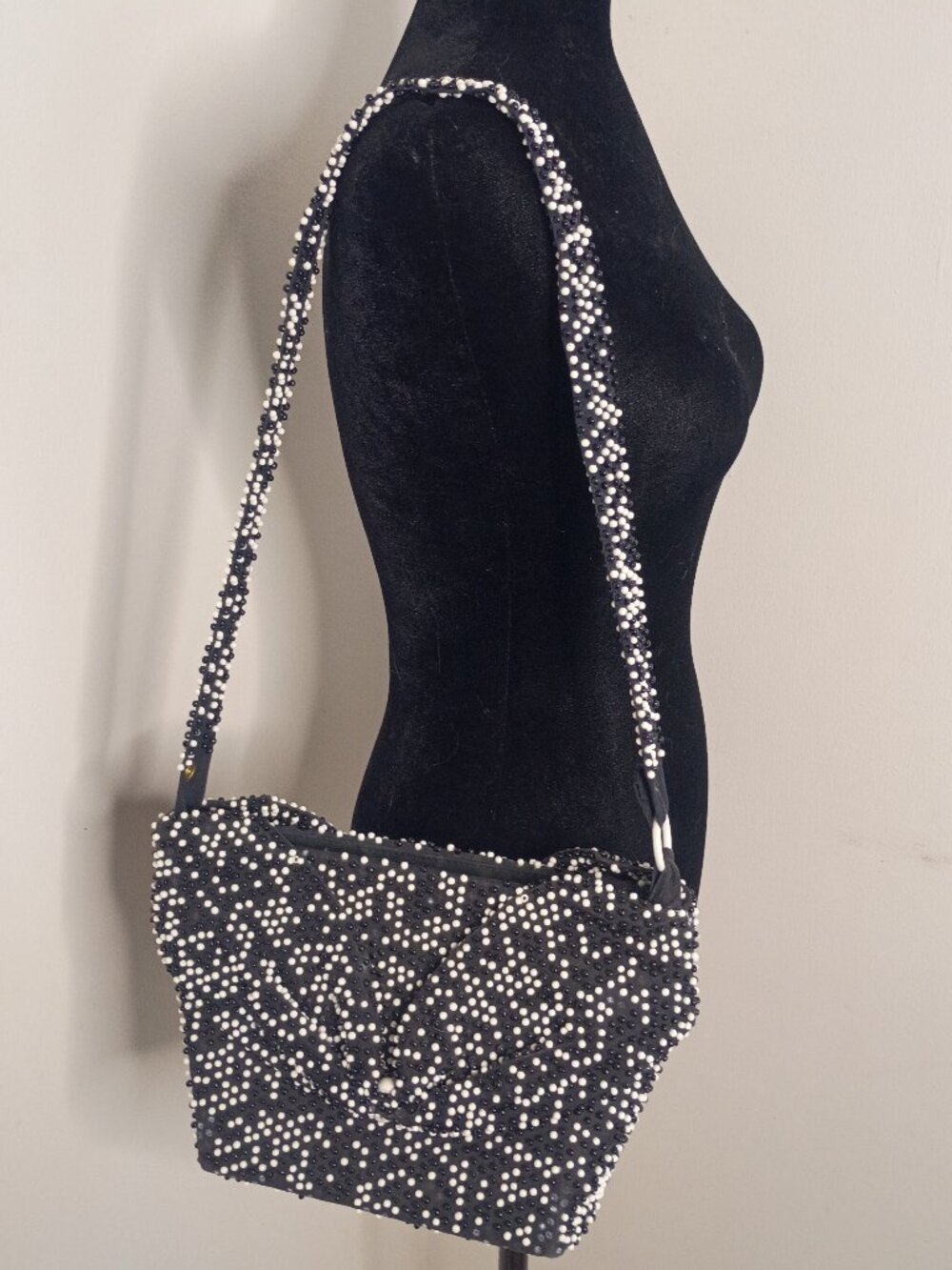 1950s LUMUROD USA Black & White Beaded Big Bow Handbag w Coin Purse *Kitschy*